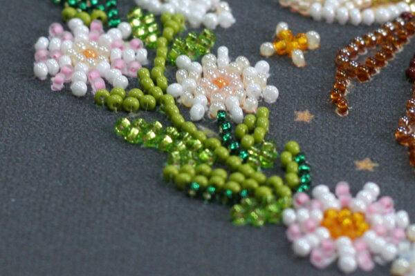 DIY bead embroidery kit Bee